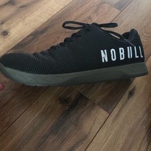 Women’s No Bull trainers